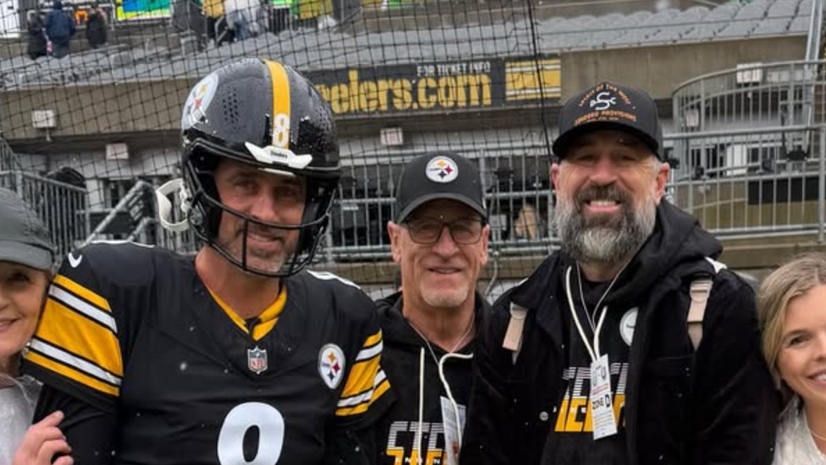 Aaron Rodgers' Brother Luke Shares Rare Family Photo After Reunion