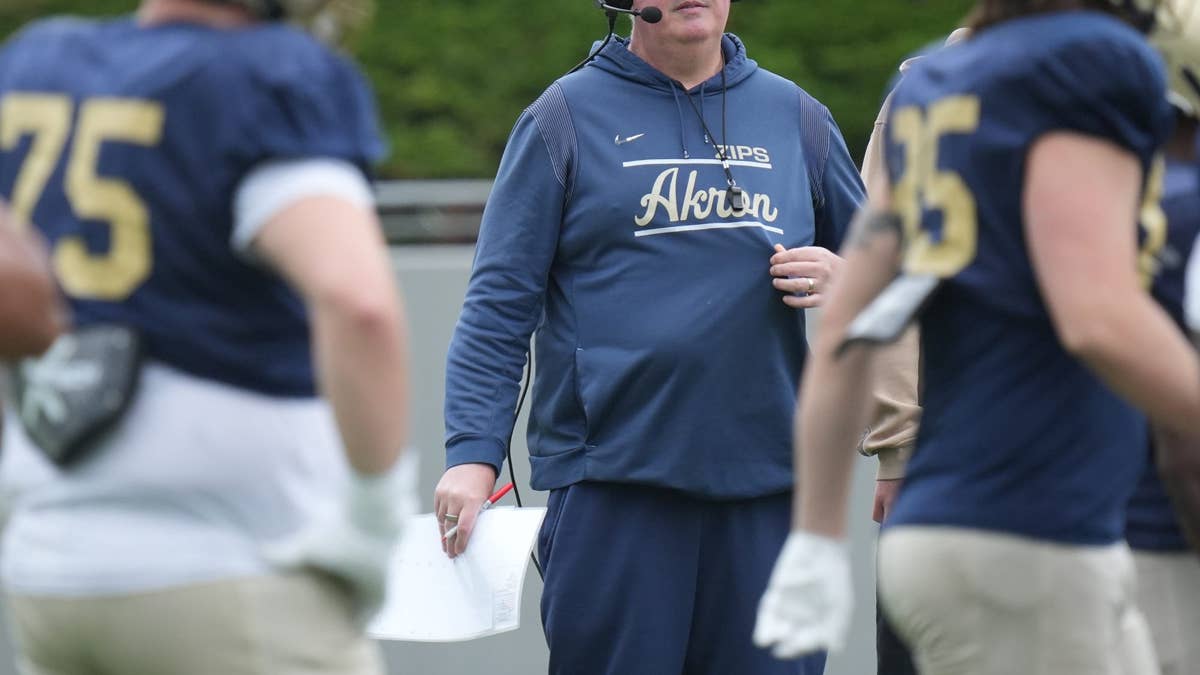 Akron's Fan Play-Caller Contest Draws 'Rigged' Claims as Influencers Advance