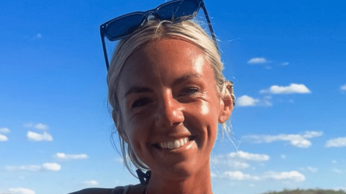Annie Agar's Swimsuit Photo Sparks Outpouring of Concern from NFL Fans