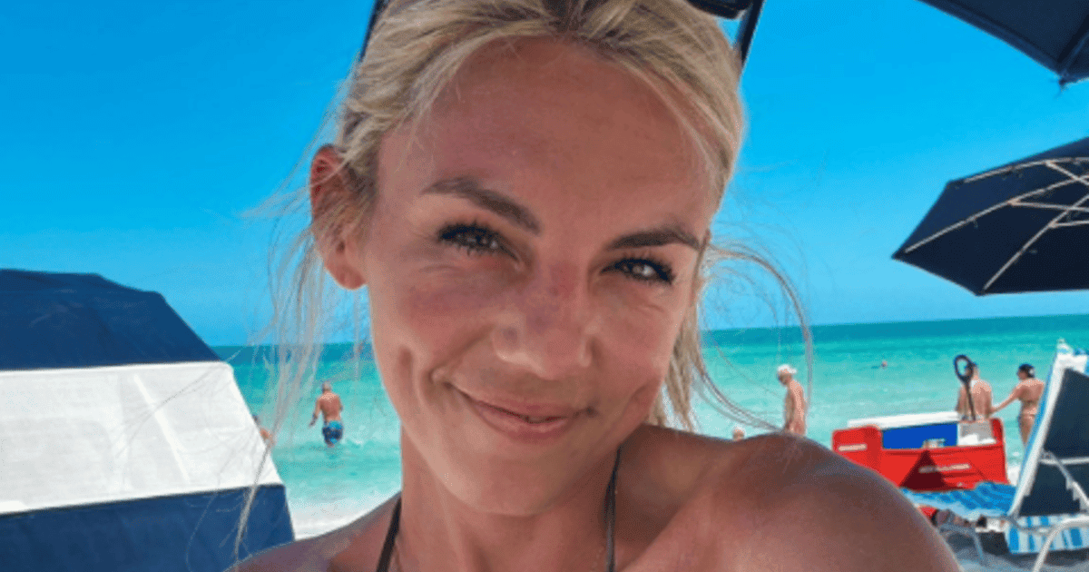 Annie Agar's Swimsuit Snap Scores 3.2 Million Views With Savage Bears Jab