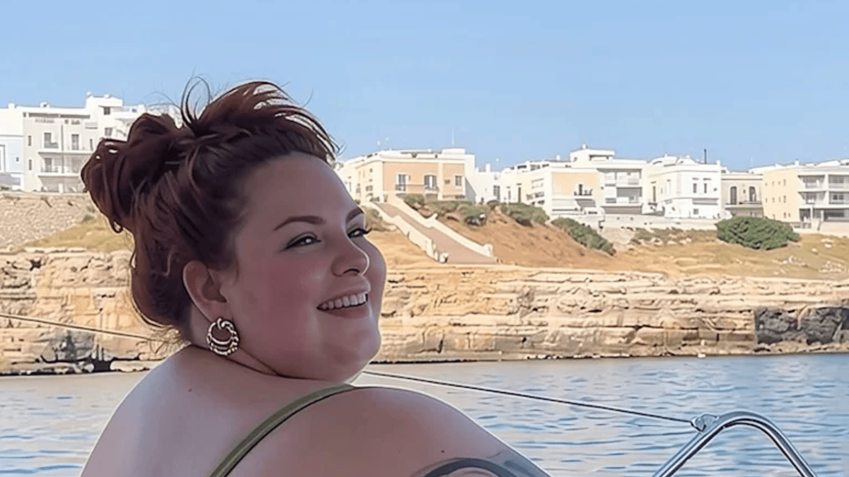 At 41, Model Tess Holliday Won't Apologize for Bold Swimsuit Photo
