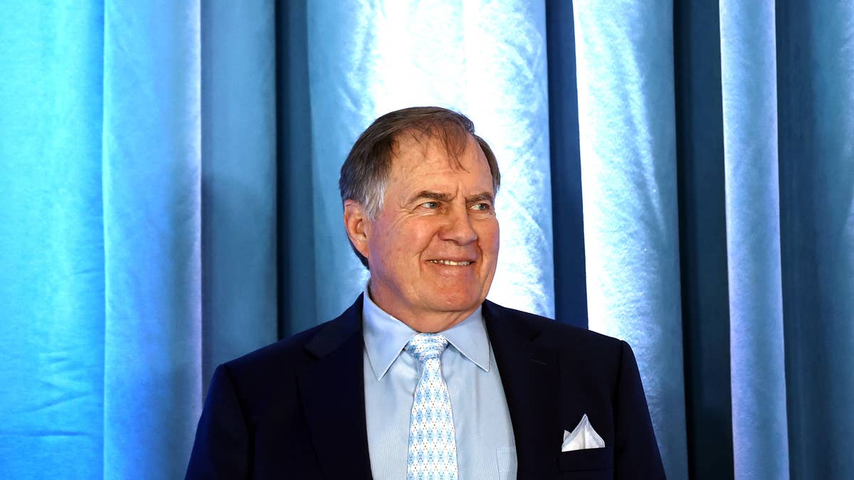 Belichick's Cheerleader Photo Crushes Patriots Fans' Hearts