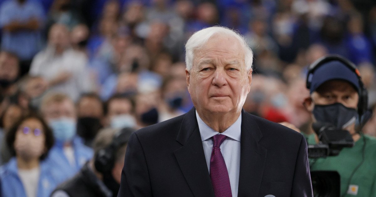 Bill Raftery's 'Fingered' Call Steals Spotlight During NCAA Tournament Broadcast