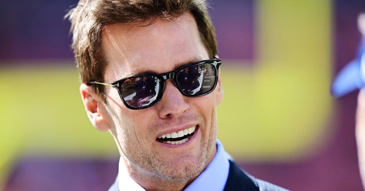 Brady's Audacious NFL Comeback Inquiry: Player-Owner Dream Shot Down by League