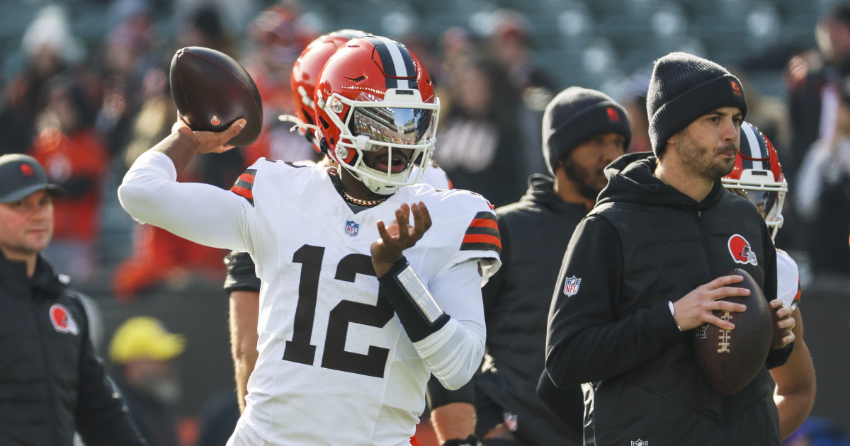 Browns QB Battle Heats Up: Watson, Sanders, Gabriel Vie for Starting Role