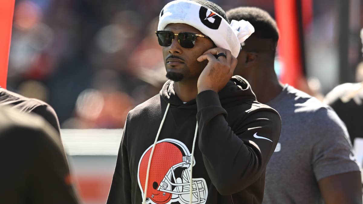 Browns QB Controversy: Fans Furious Over Watson Favored Over Sanders