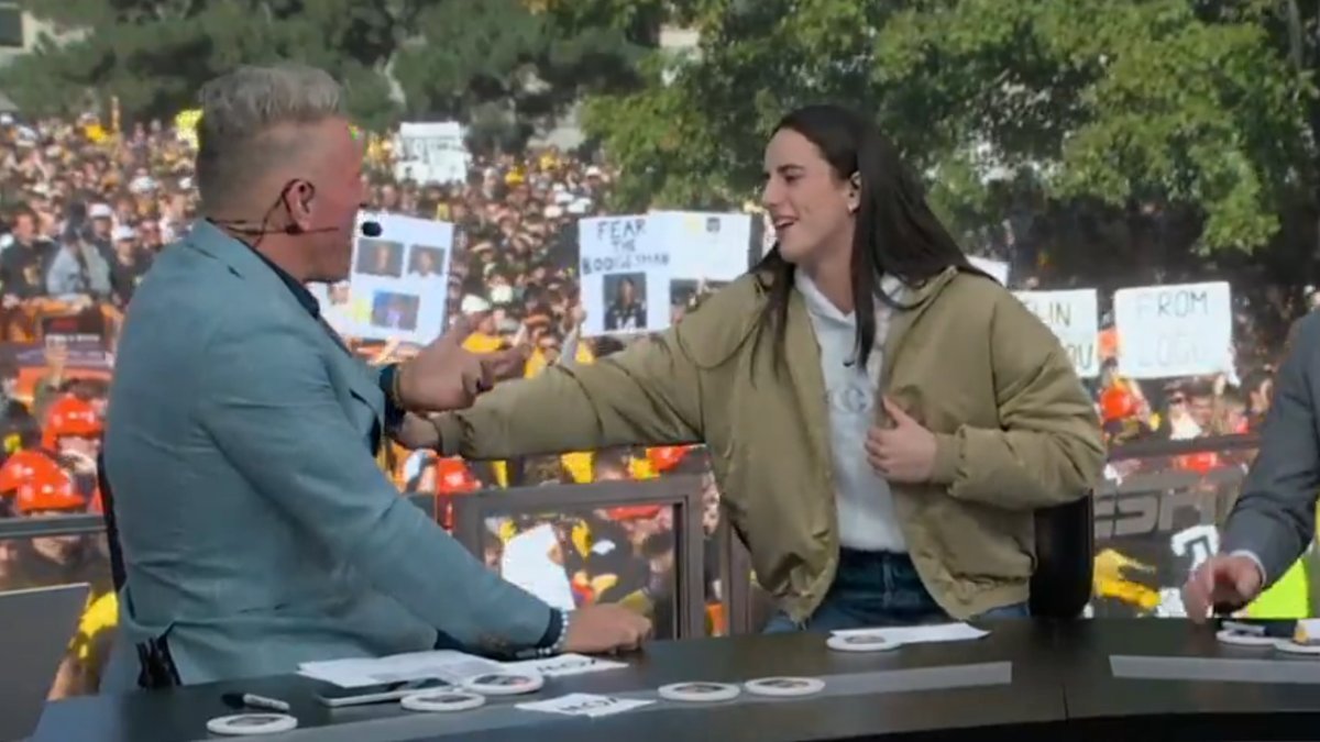 Caitlin Clark Booed by Iowa Crowd During College GameDay Appearance