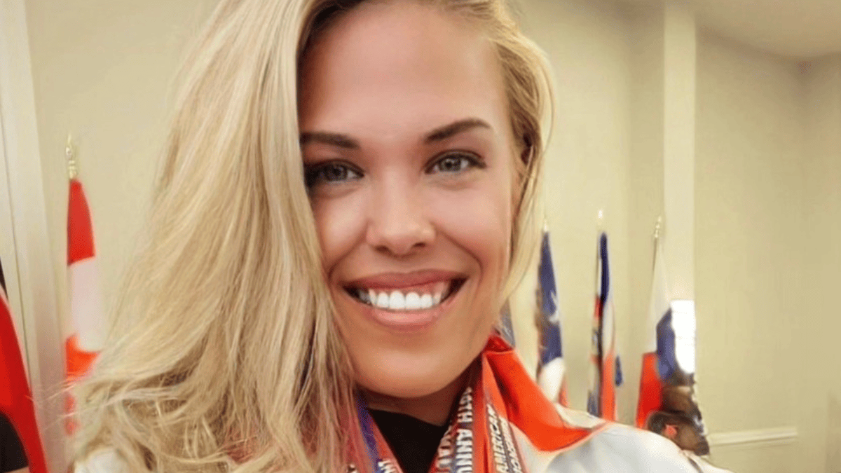 Canadian Powerlifter April Hutchinson Stands With Sophie Cunningham in Toronto