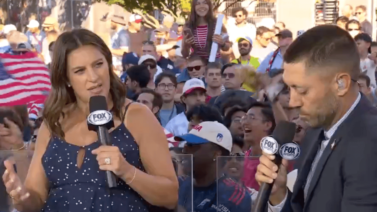 Carli Lloyd Shuts Down Troll Criticizing Her Pregnant World Cup Appearance