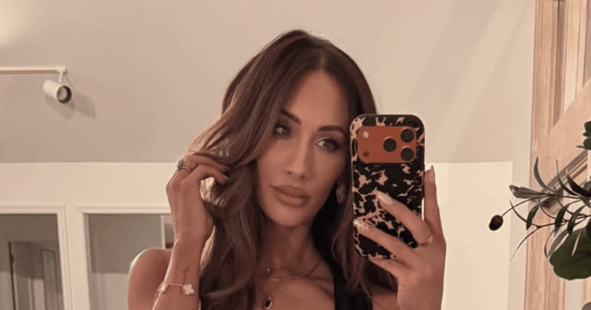 Carmella's Show-Stopping Style Sends Social Media Into Frenzy