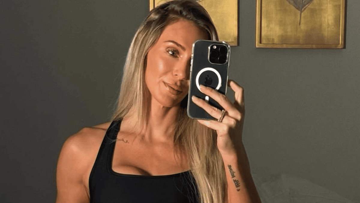 Charlotte Flair Steams Up Social Media with Sizzling Sauna Selfie