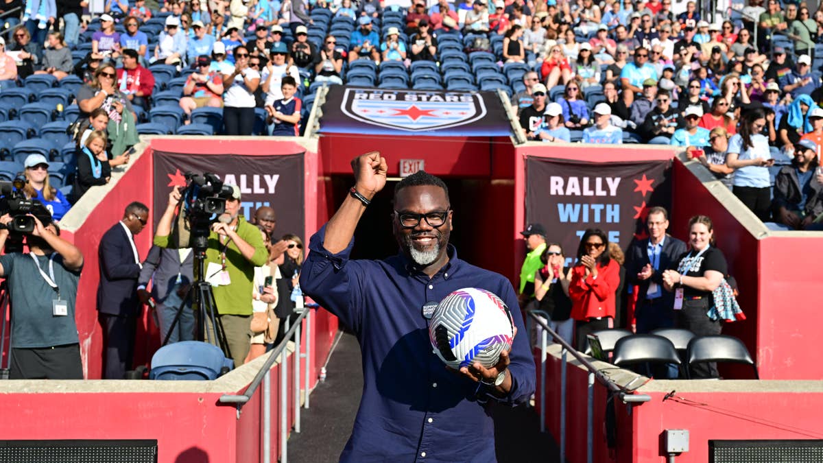 Chicago Mayor Brandon Johnson Caught Leaving Bears Game Early, Fans Furious