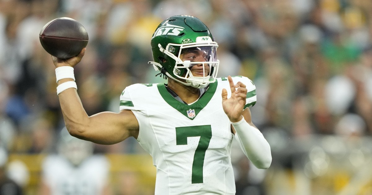 Chiefs Land Justin Fields in Stunning Backup QB Trade