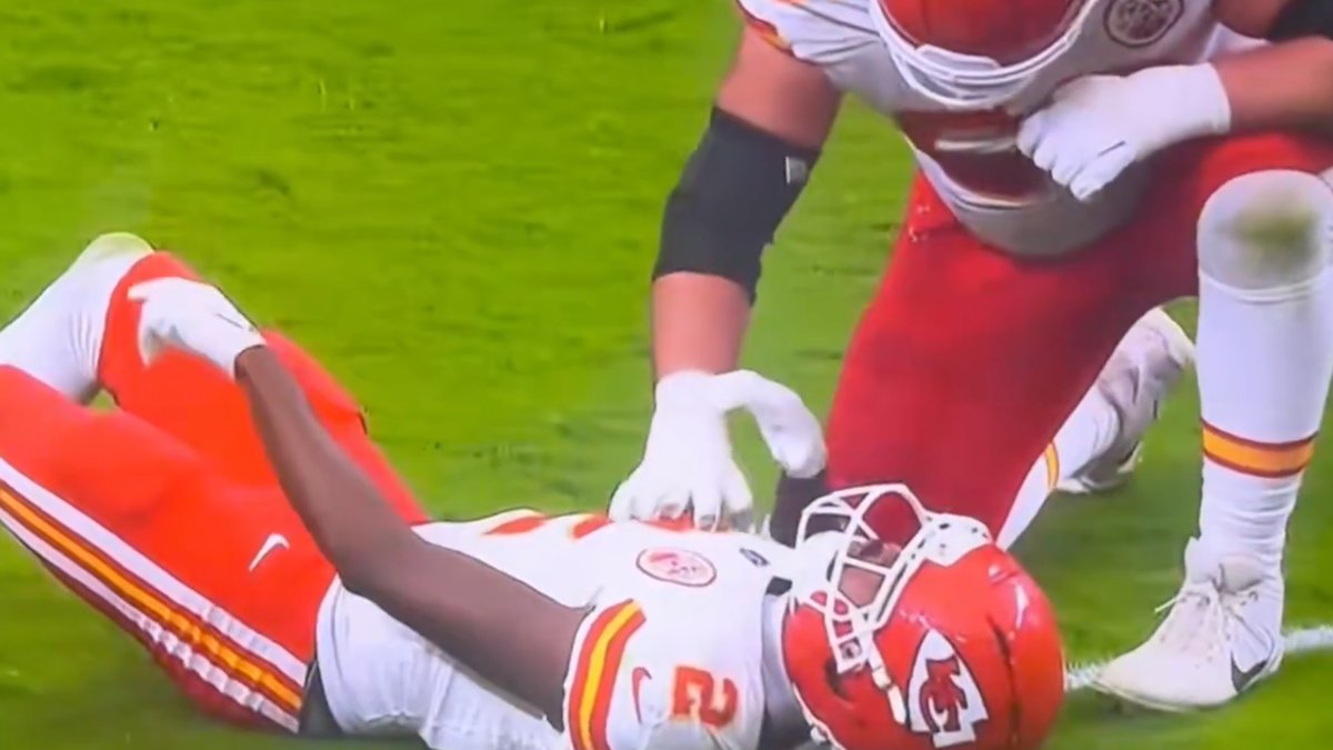 Chiefs' Tyquan Thornton Suffers Gruesome Ankle Injury vs. Raiders