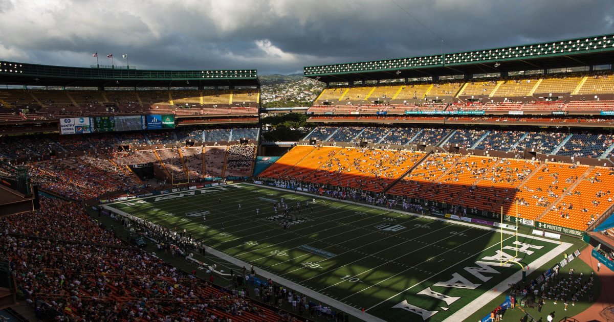 College Football Broadcasting Legend Larry 'Coach' Price Dies at 91