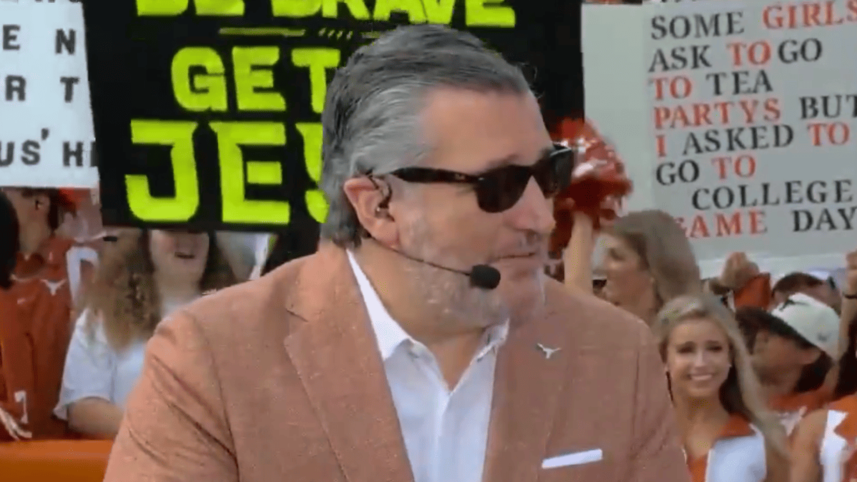 College GameDay Crowd Boos Ted Cruz Loudly During Austin Appearance