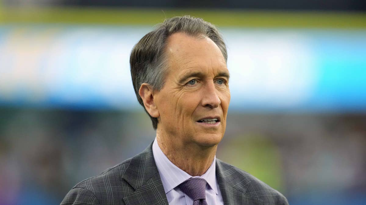 Collinsworth Pitches Rodgers for NFL Broadcast Booth