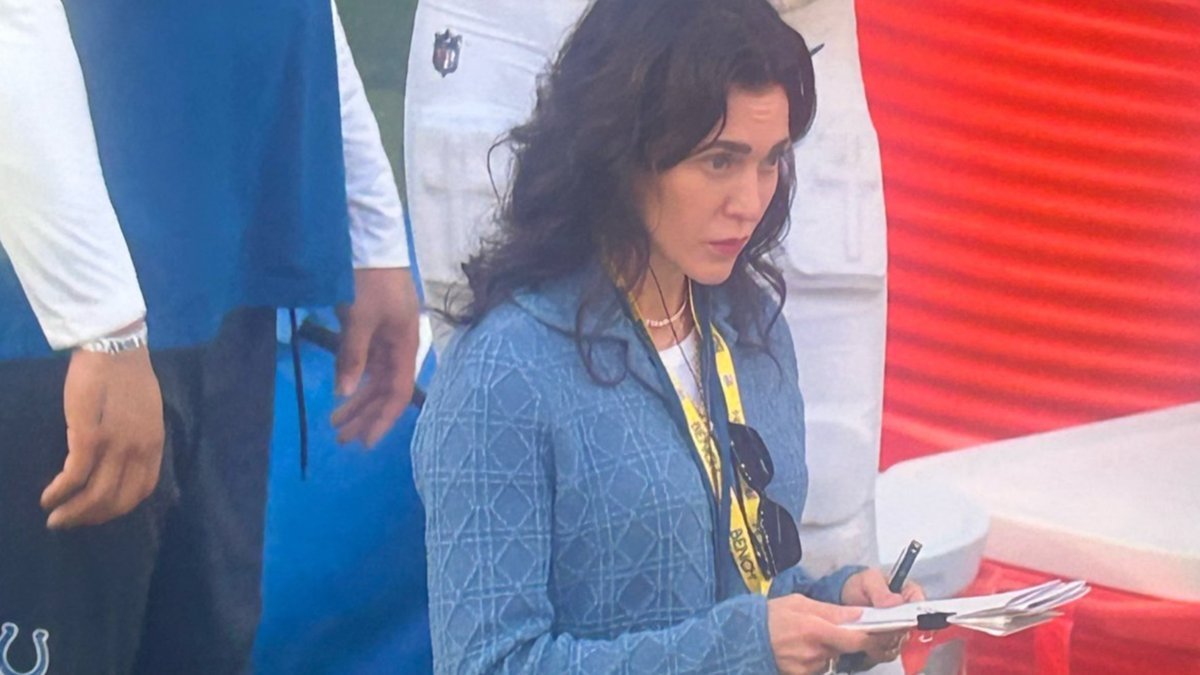 Colts Owner's Sideline Notebook Draws NFL-Wide Scrutiny