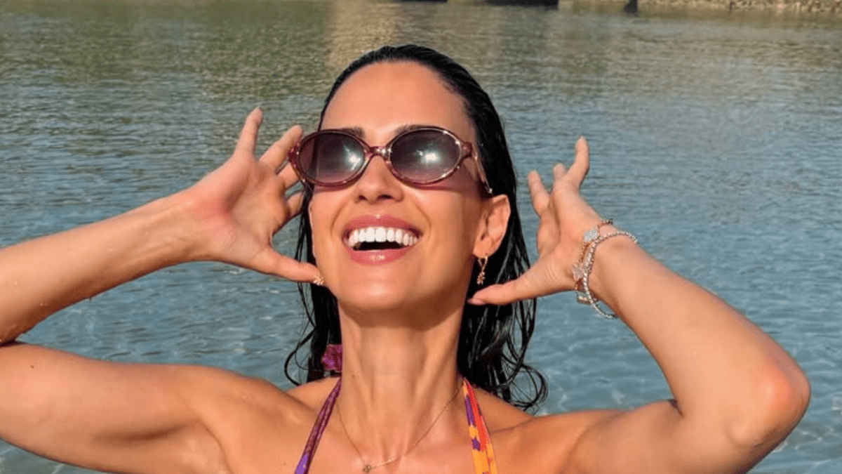 DAZN Reporter's Jaw-Dropping Swimsuit Photo Steals World Cup Spotlight