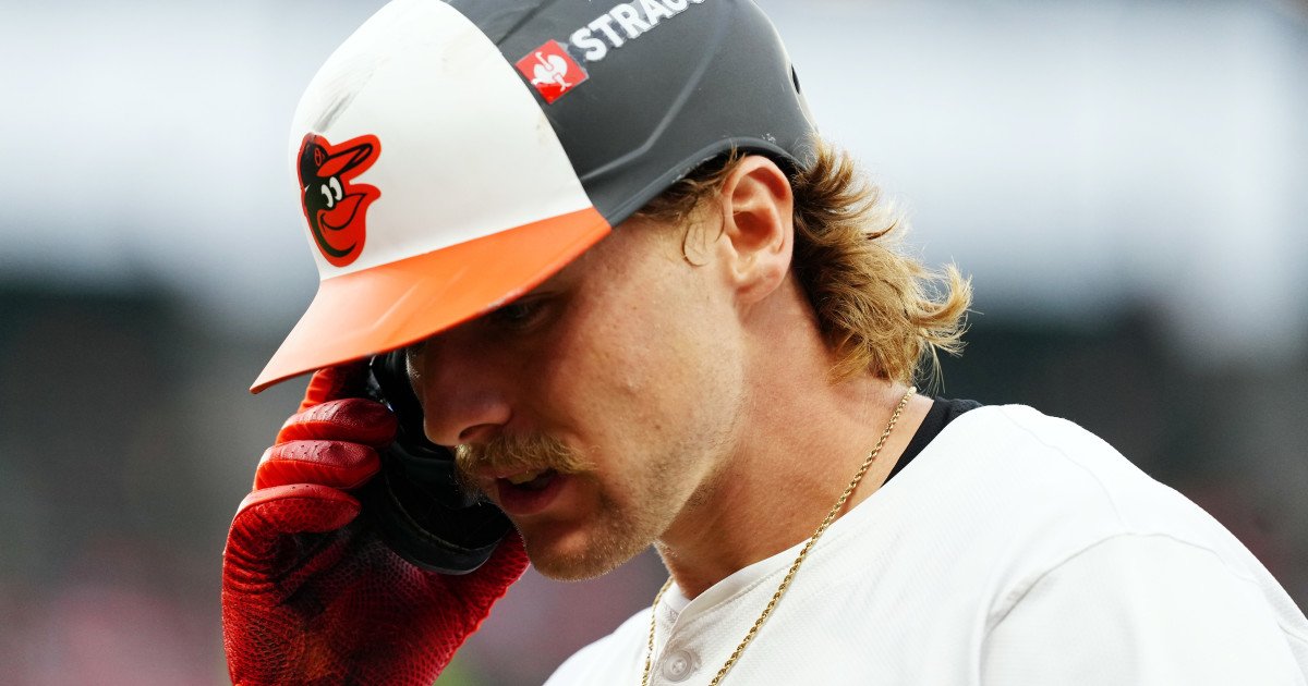 DeRosa's Bold Gamble: Team USA Shakes Up Lineup for WBC Final