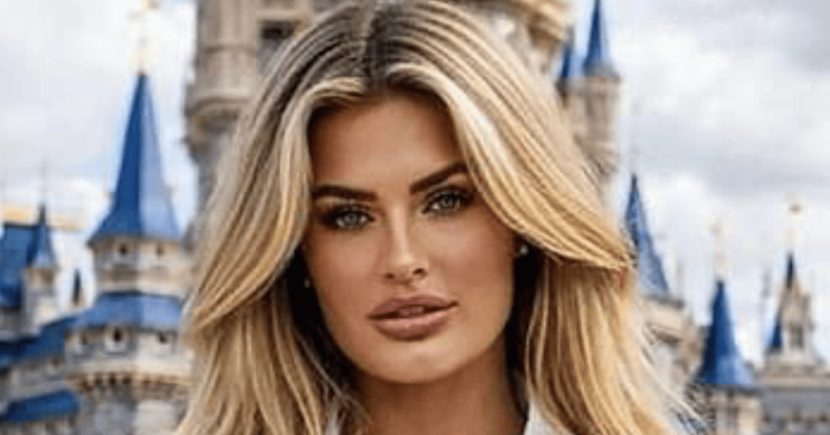 Disney Dress Code Drama: Model's Outfit Sparks Official Warning at Theme Park