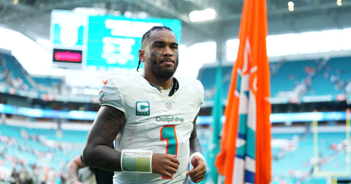 Dolphins GM Puts Tua Tagovailoa's Future in Miami on Notice