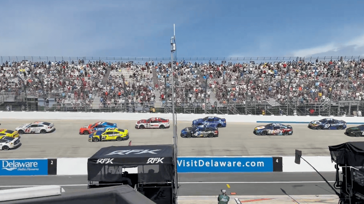 Dover's All-Star Roar: NASCAR Fans Send a Thunderous Message About the Track's Future