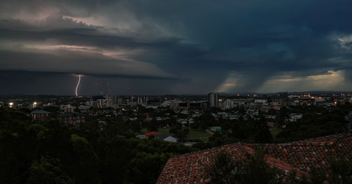 Easter Sunday Storm Threat: Six States Face Severe Weather Disruption
