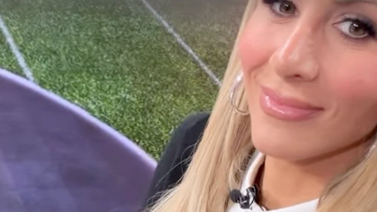 ESPN Star Laura Rutledge Stuns Fans with Fall Fashion on NFL Live
