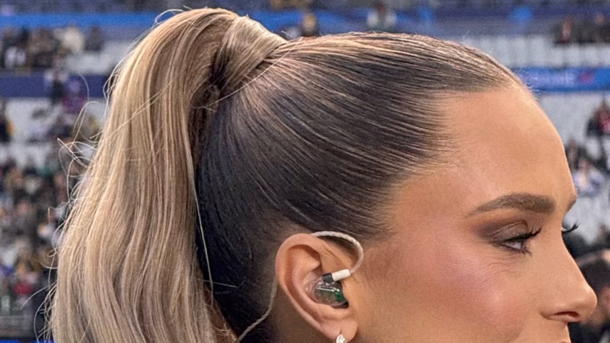 Fans Can't Get Enough of Molly McGrath's Parisian Style in Steelers-Saints Broadcast
