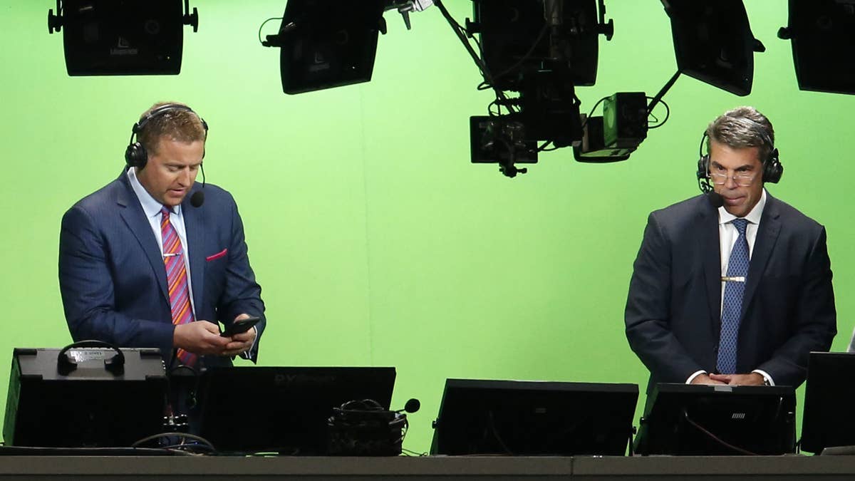 Fans Demand ESPN Shake Up College Football Announcer Lineup