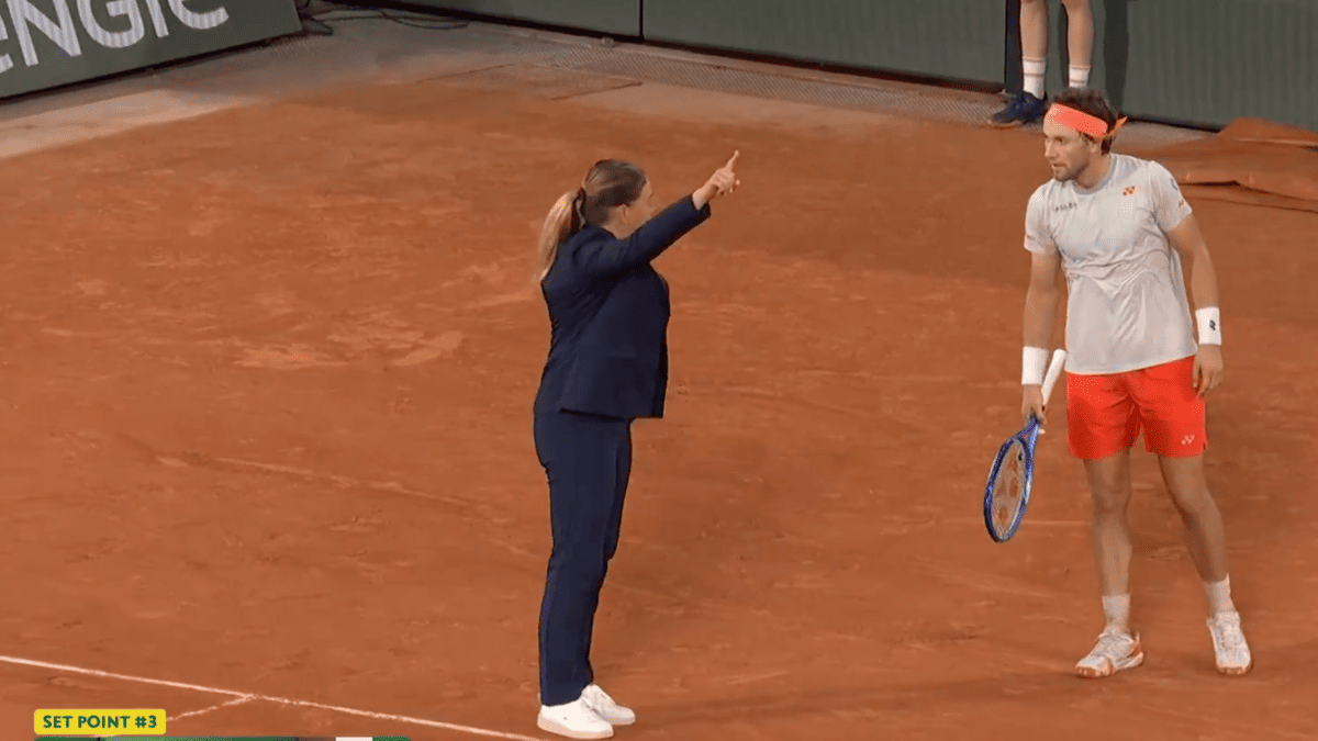 Fans Demand Referee Fired After Controversial Call Costs Casper Ruud at French Open