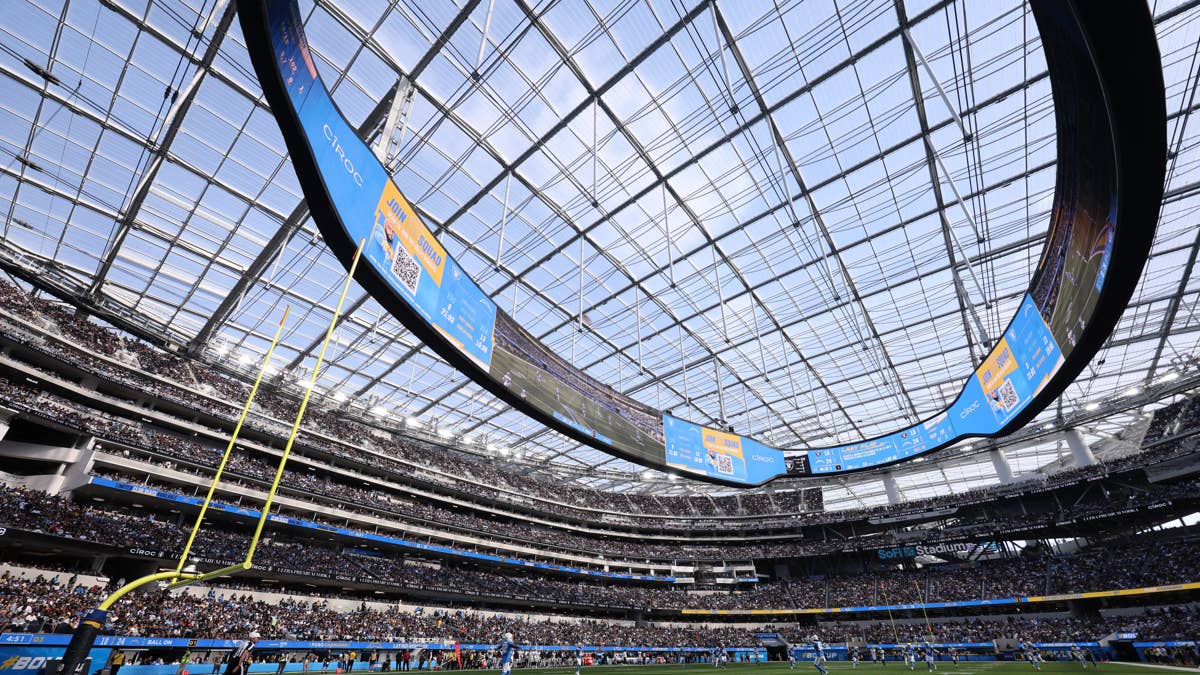 Football Family Unites: 'Coach Mac' Remembered as Tributes Flood NFL Draft