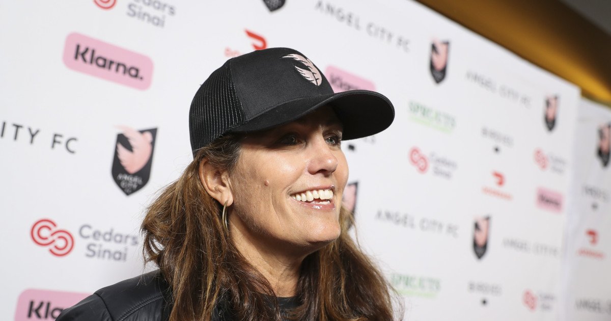 Foudy's Fiery Stand: Broadcast Disrespect Toward Women's Announcers Exposed