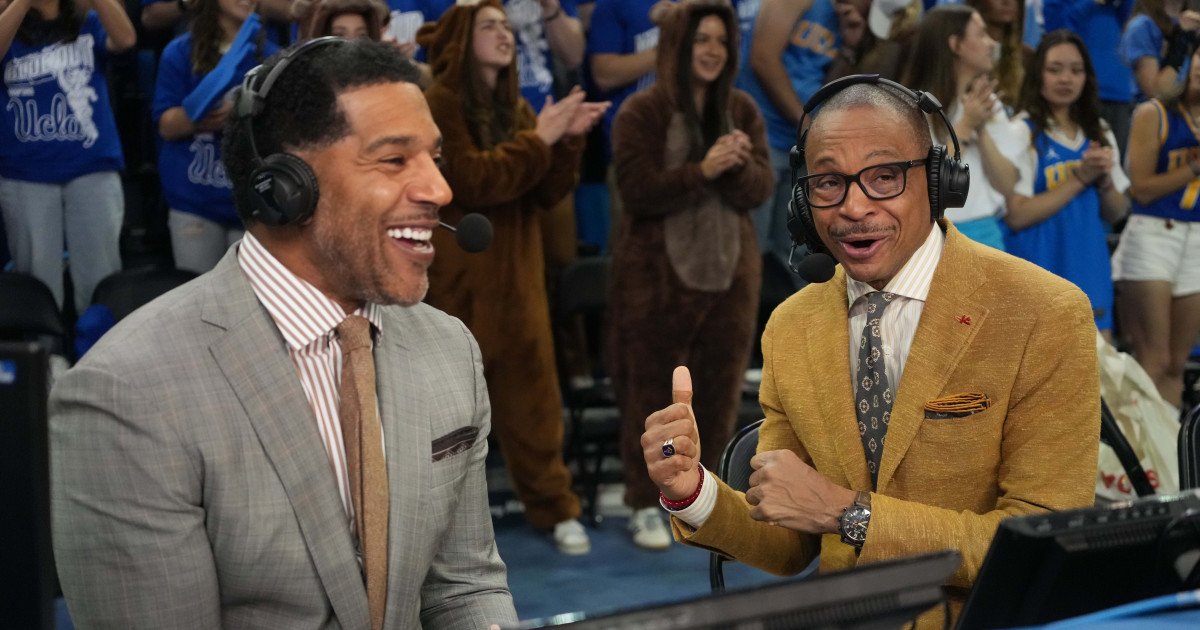 Gus Johnson Torched for 'Absurd' WNBA Claim About UConn Women's Team