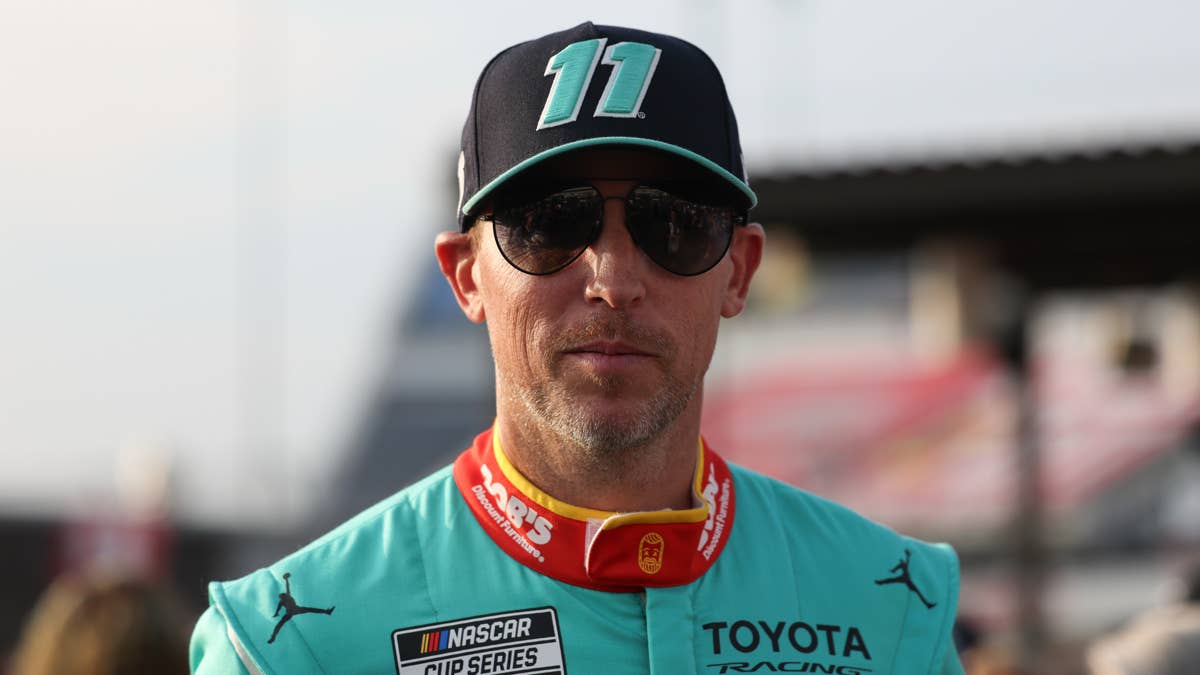 Hamlin's Heartfelt Thanks for Fans' Homemade Championship Trophy