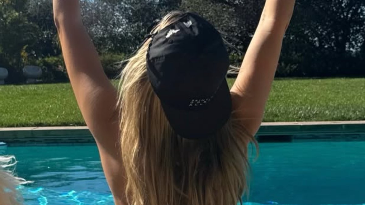 Heidi Klum, 53, Turns Up the Heat with Playful Swimsuit Snap