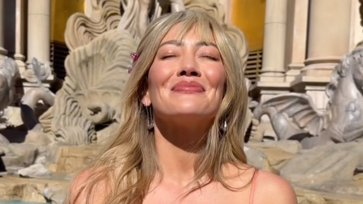 Hilary Duff's Latest Swimsuit Snapshot Has Fans in a Frenzy