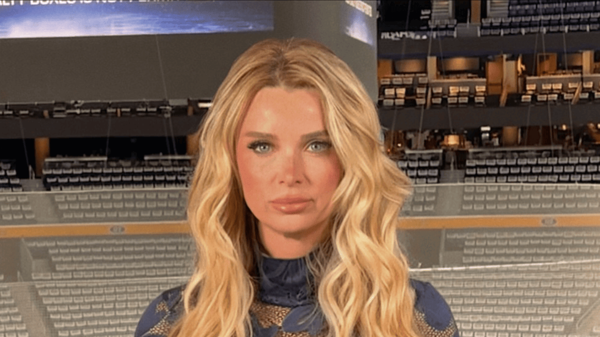 Hockey Analyst Meghan Chayka Steals the Spotlight at Game 5 with Dazzling Dress