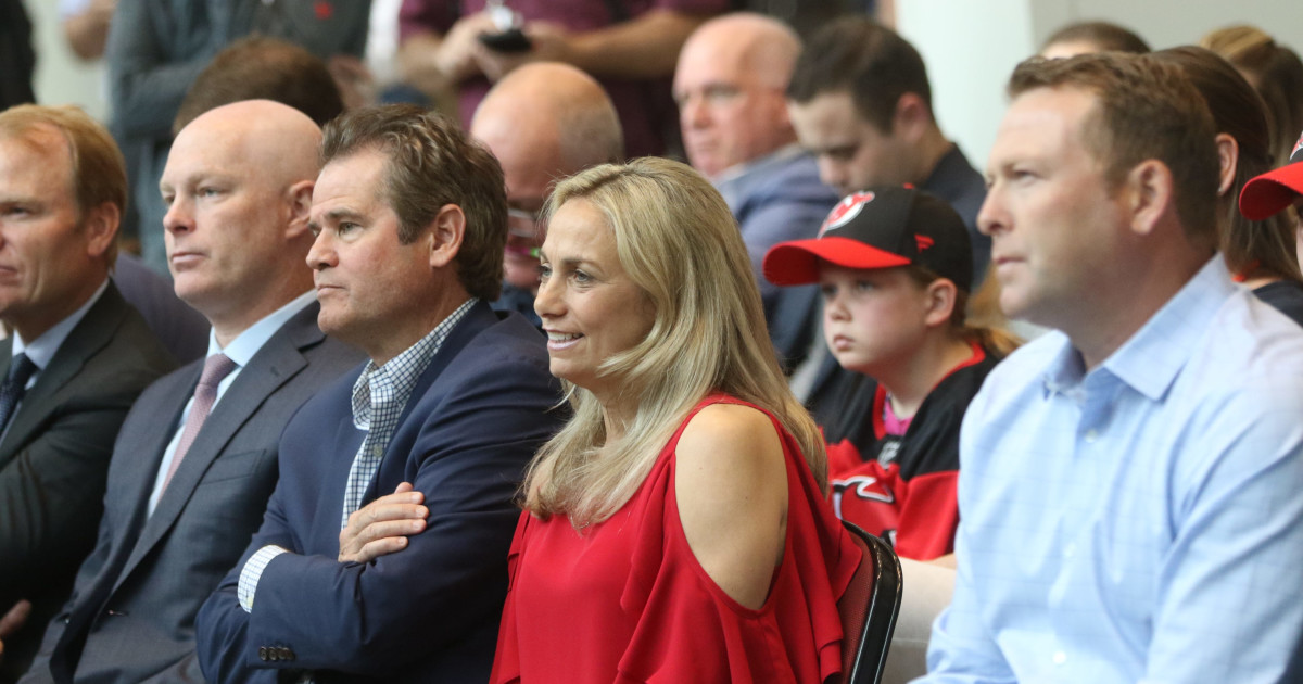 Hockey Mom Weighs In: Ellen Hughes Calls for Unity Amid White House Controversy