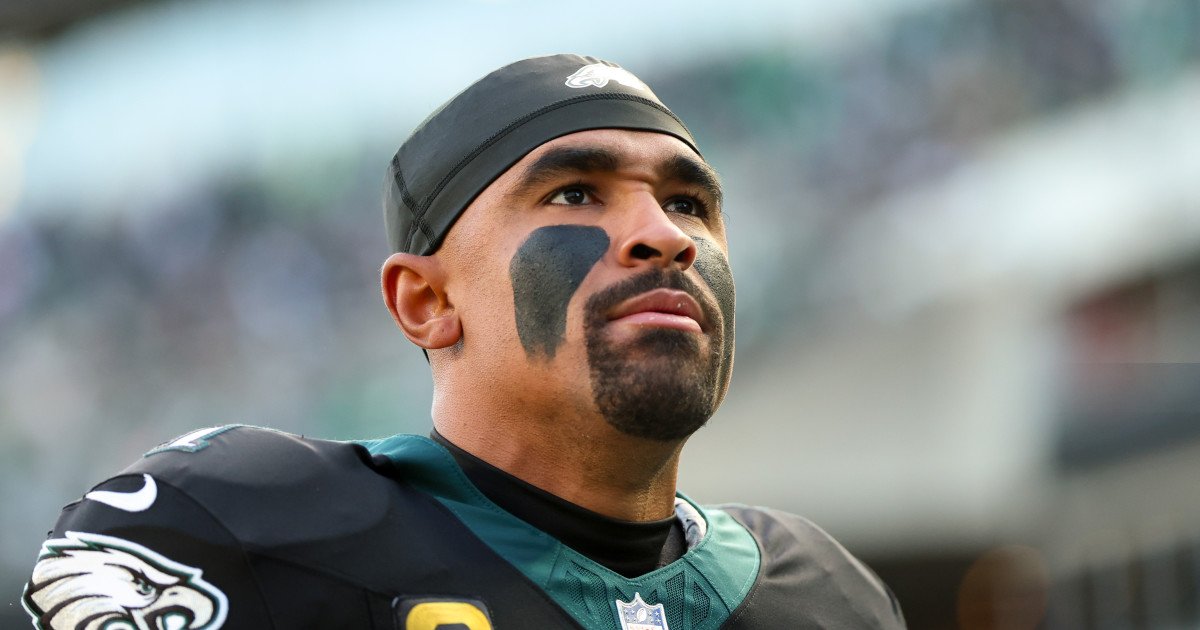 Hurts at Crossroads: Eagles QB's Resistance to Change Fuels Philadelphia Tension