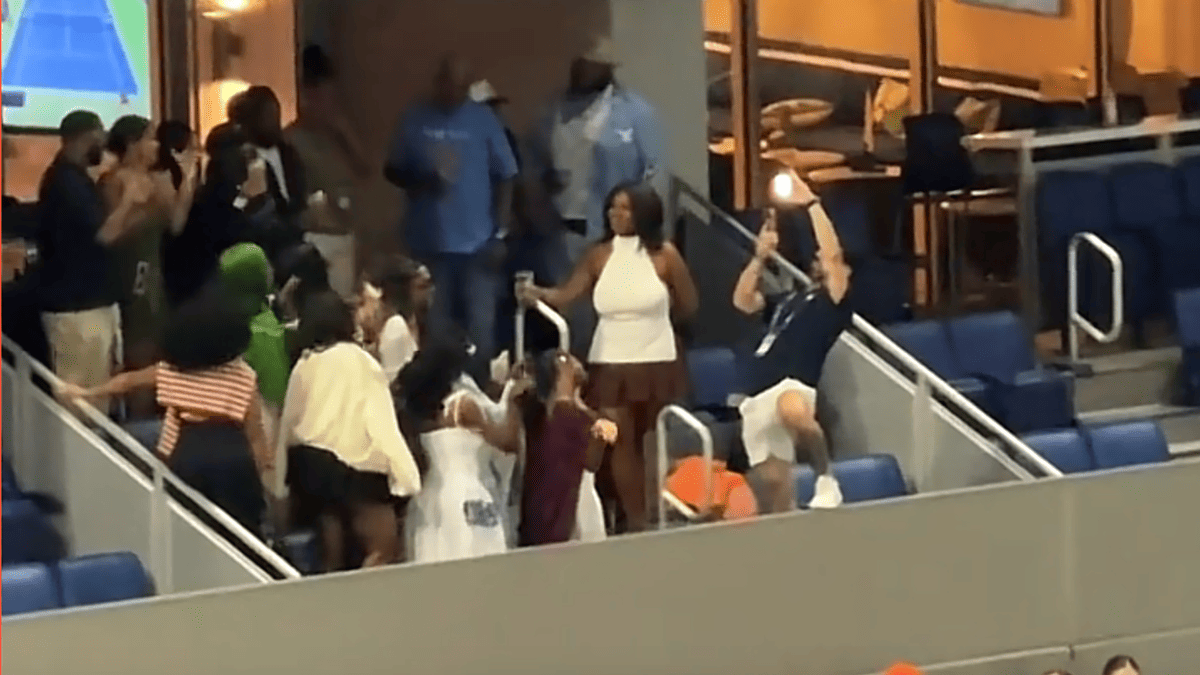 Influencers Slammed for Ring Light Chaos at Osaka's US Open Win