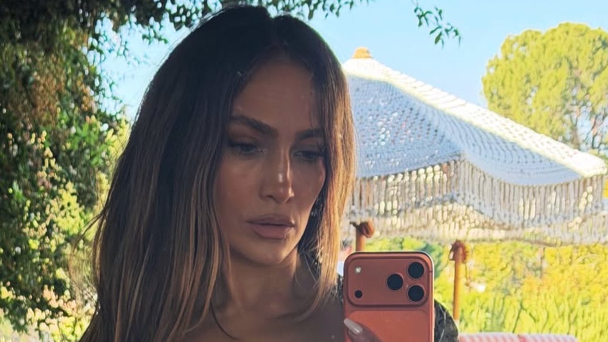 J.Lo's Bold Swimsuit Snap at 57 Ignites Age-Shaming Debate