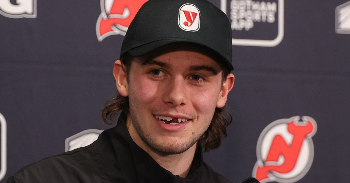 Jack Hughes Delivers Inspirational Hockey Jerseys to Team USA Before WBC Final