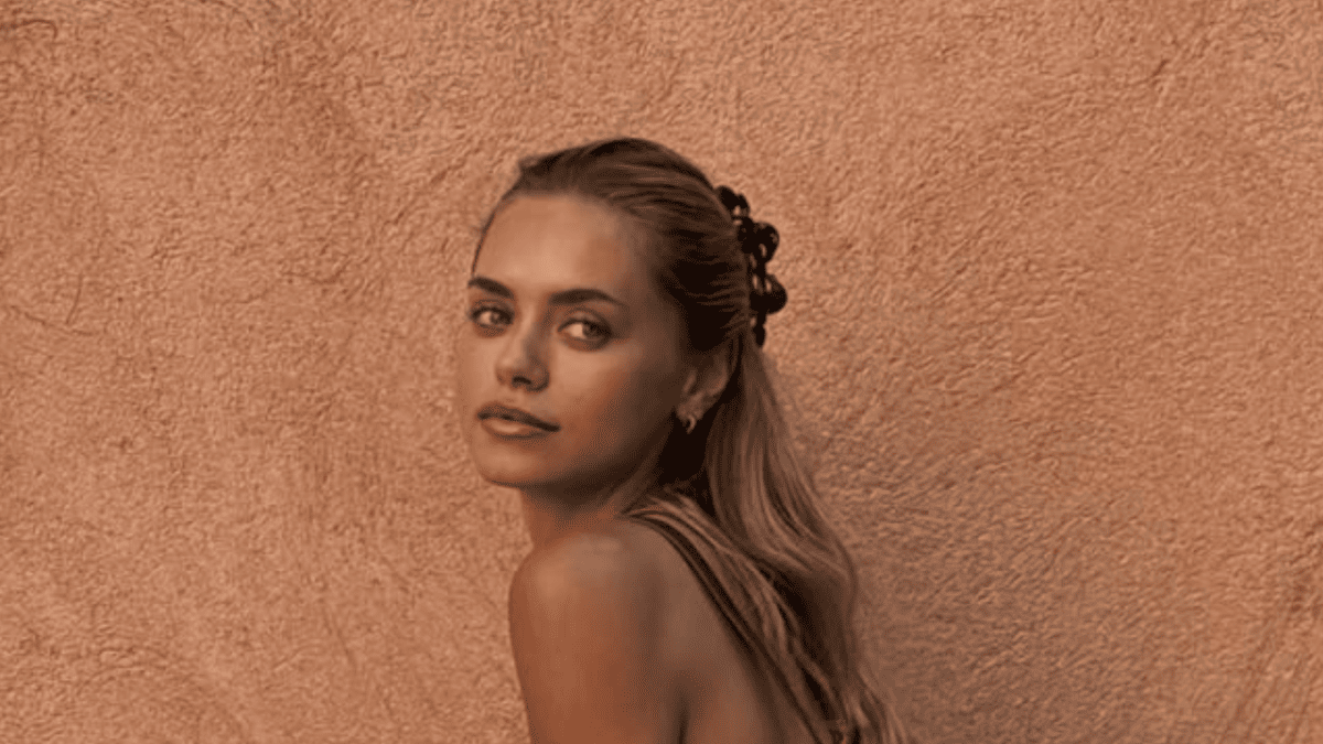 Jannik Sinner's Girlfriend Turns Heads in Vibrant Summer Dress During French Getaway