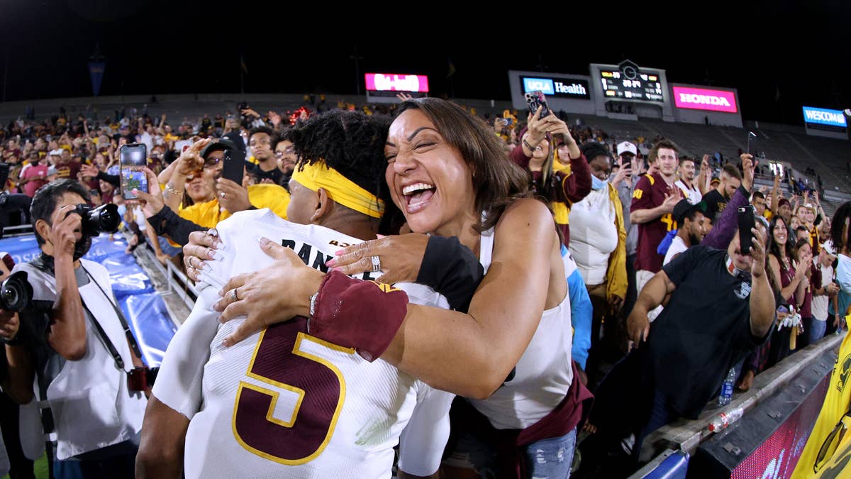 Jayden Daniels' Mom Accused of Fueling LSU Jersey Feud