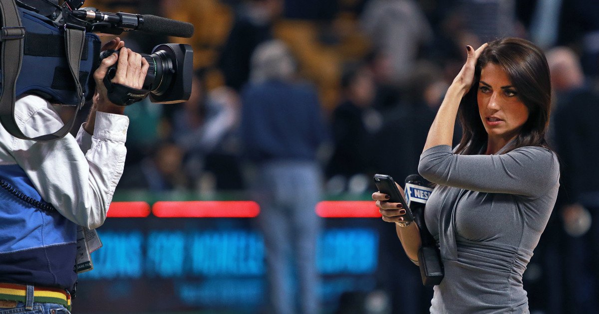 Jenny Dell's Swimsuit Video Steals Spotlight Ahead of March Madness Coverage
