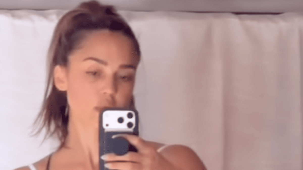 Jessica Alba, 45, Ignites Instagram in Yoga Pants Workout Video