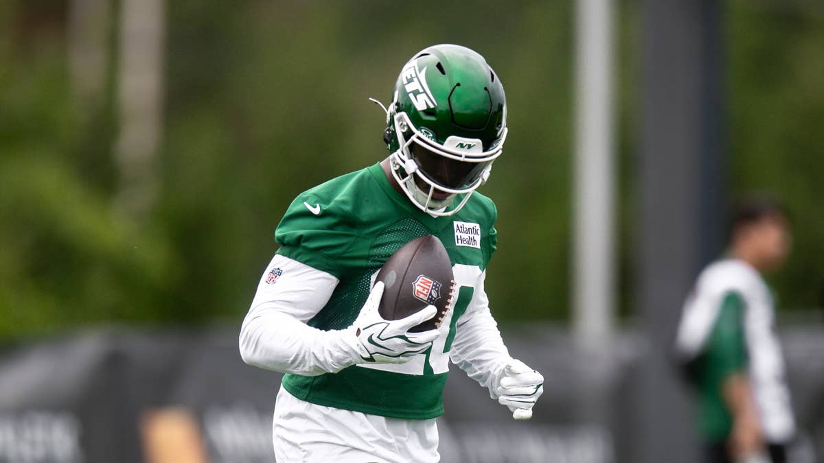 Jets' Breece Hall Suffers Scary Non-Contact Injury at Practice