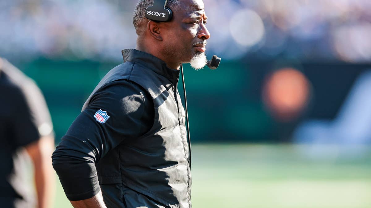 Jets Coach Aaron Glenn Hit With Massive Fine After Week 6 Outburst